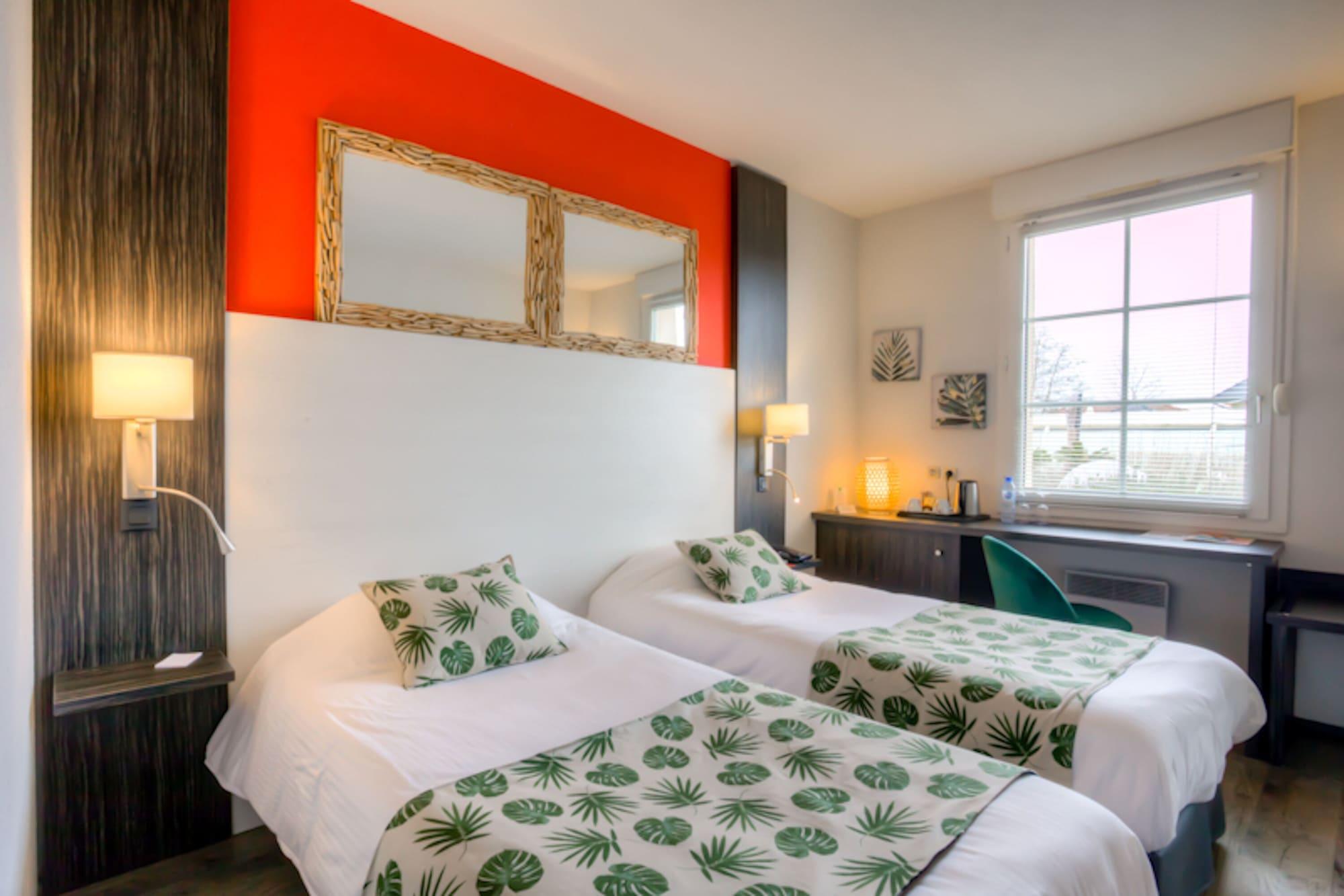 The Originals Boutique, Hotel Le Pillebois, Bourg-En-Bresse Nord Malafretaz Bagian luar foto