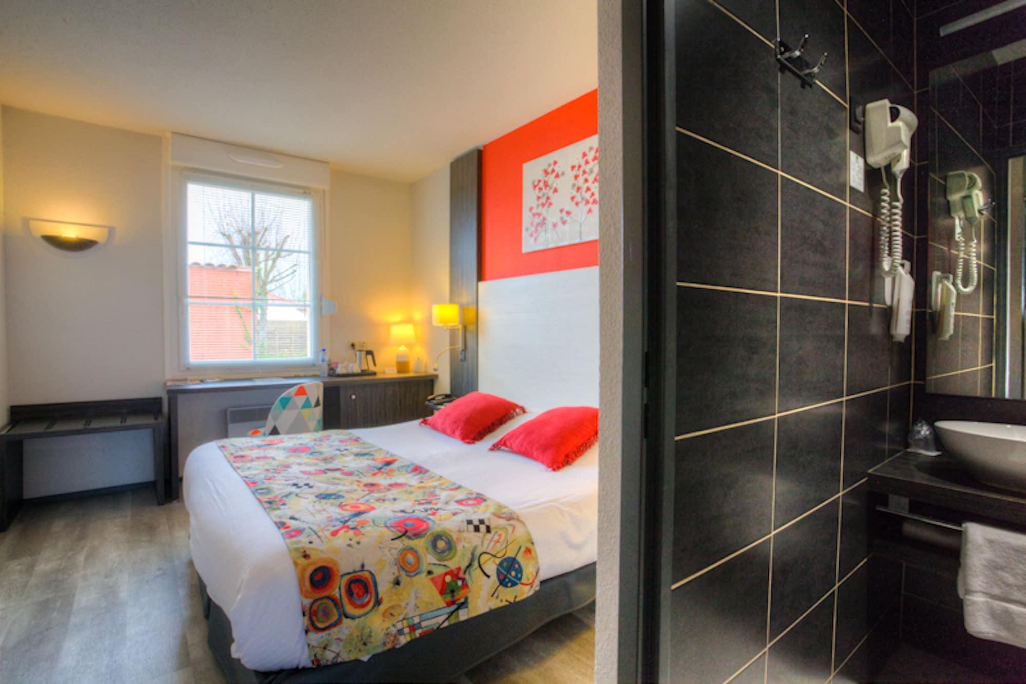 The Originals Boutique, Hotel Le Pillebois, Bourg-En-Bresse Nord Malafretaz Bagian luar foto